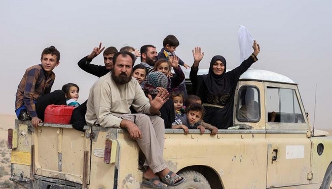 ئاوارەبوونی خەڵکی موسڵ بەرەو باشووری کوردستان 